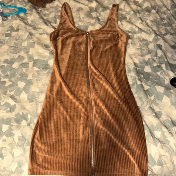 Fitted brown zipper dress - Picture 1 of 2